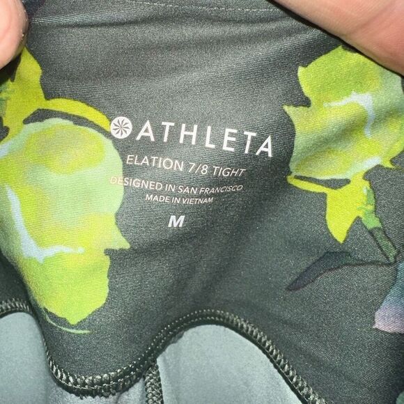 Athleta Elation 7/8 tight M green painted flower Athleisure leggings - Picture 4 of 5